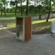 KUOKIO C, Cos scrumiera cu design modern, din metal si lemn, 30x30x70cm KUOKIO C, Cos scrumiera cu design modern, din metal si lemn, 30x30x70cm