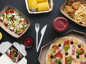 Preparatele se livrează rapid și corect cu cosumabilele de catering potrivite