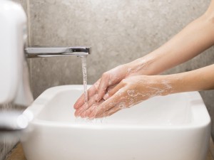 Soluții eficiente pentru Igiena Mâinilor: Săpun Lichid, Săpun Spumă și Dezinfectanți