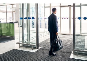 Alege covorașele igienizante, pentru un plus de curățenie și siguranța spațiilor tale de business!