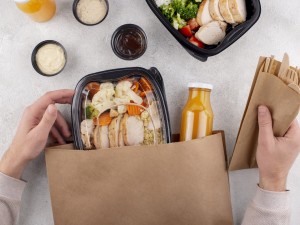 Consumabile biodegradabile de catering, pentru păstrarea și consumarea alimentelor!